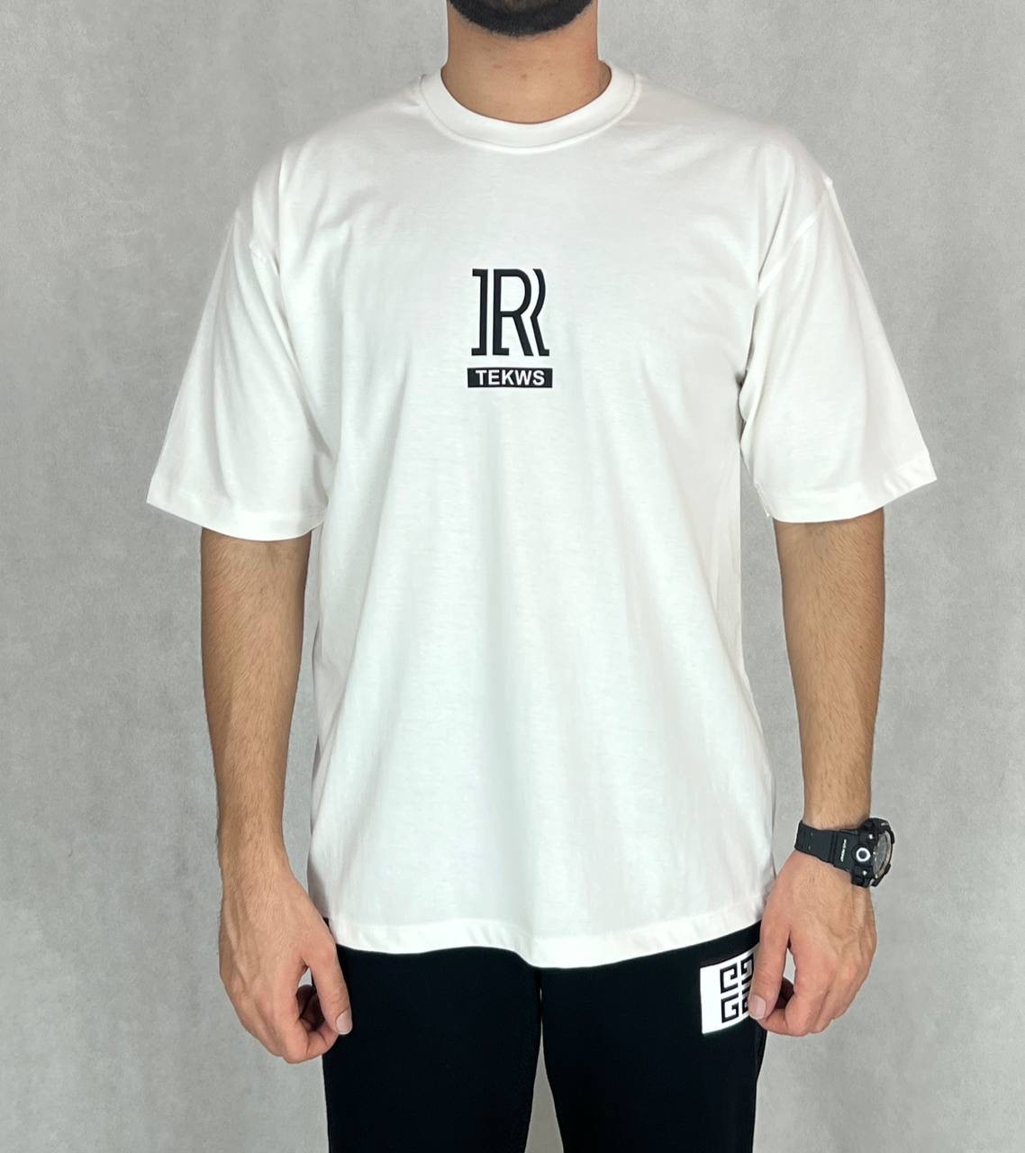 تیشرت R