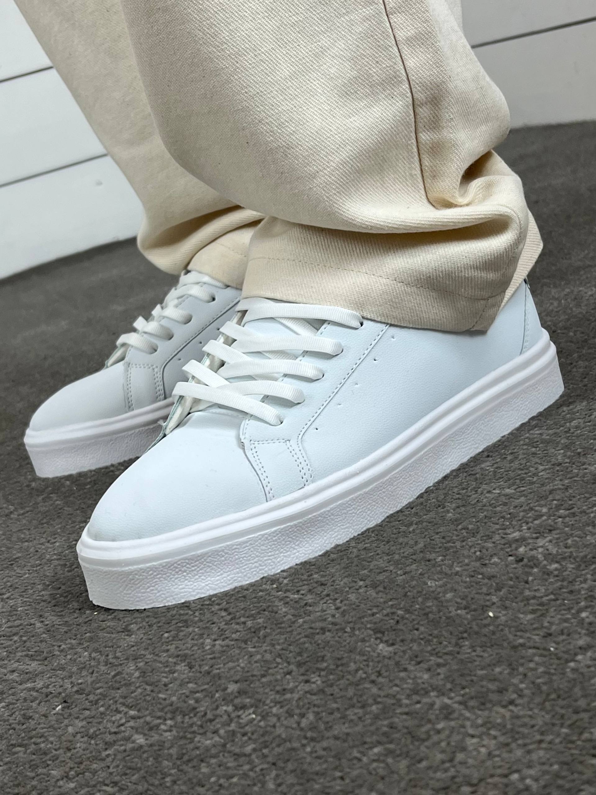 کتونی Bershka سفید